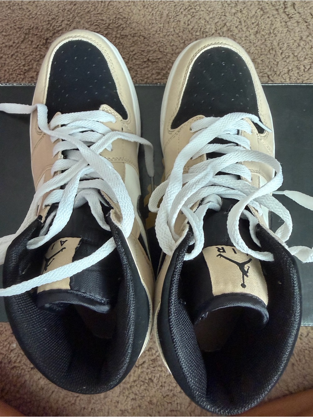women's Nike Air Jordan 1 Mid Desert Sail sneakers - Picture 2 of 8